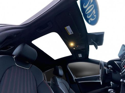 Used 2025 Genesis G70 2.5T w/ Sport Prestige Package image 26