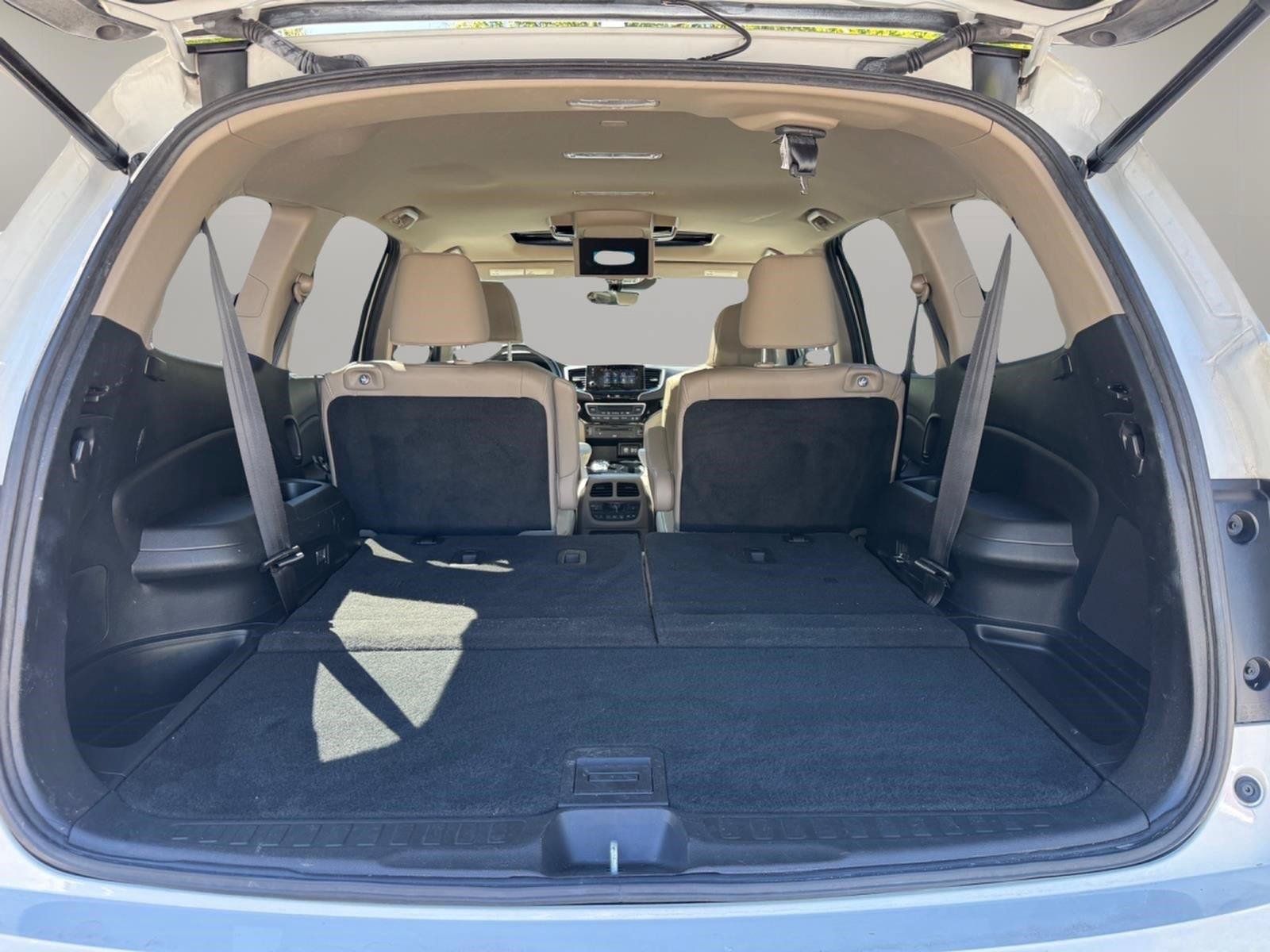 Used 2021 Honda Pilot Touring image 11