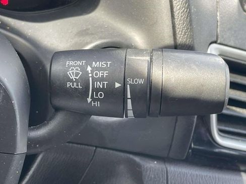 Used 2014 MAZDA MAZDA3 i Touring w/ Technology Package image 31