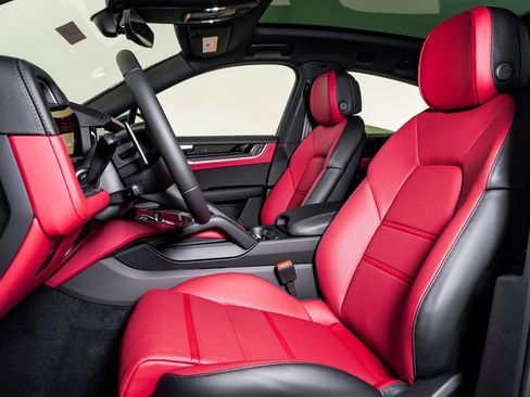 New 2026 Porsche Cayenne Coupe image 5