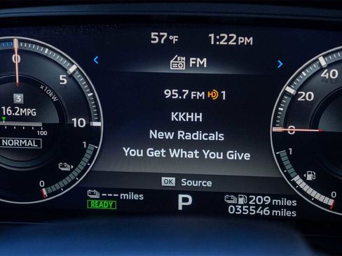 Used 2024 Mitsubishi Outlander SE image 18