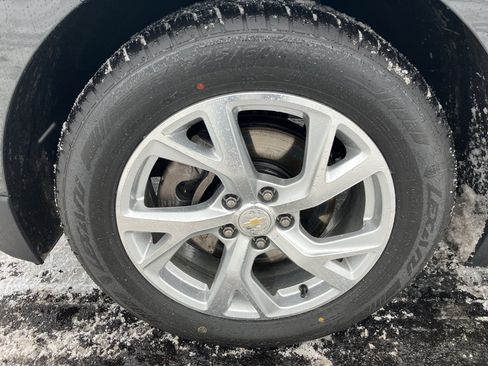 Used 2019 Chevrolet Equinox LT w/ Sun & Navigation Package image 14