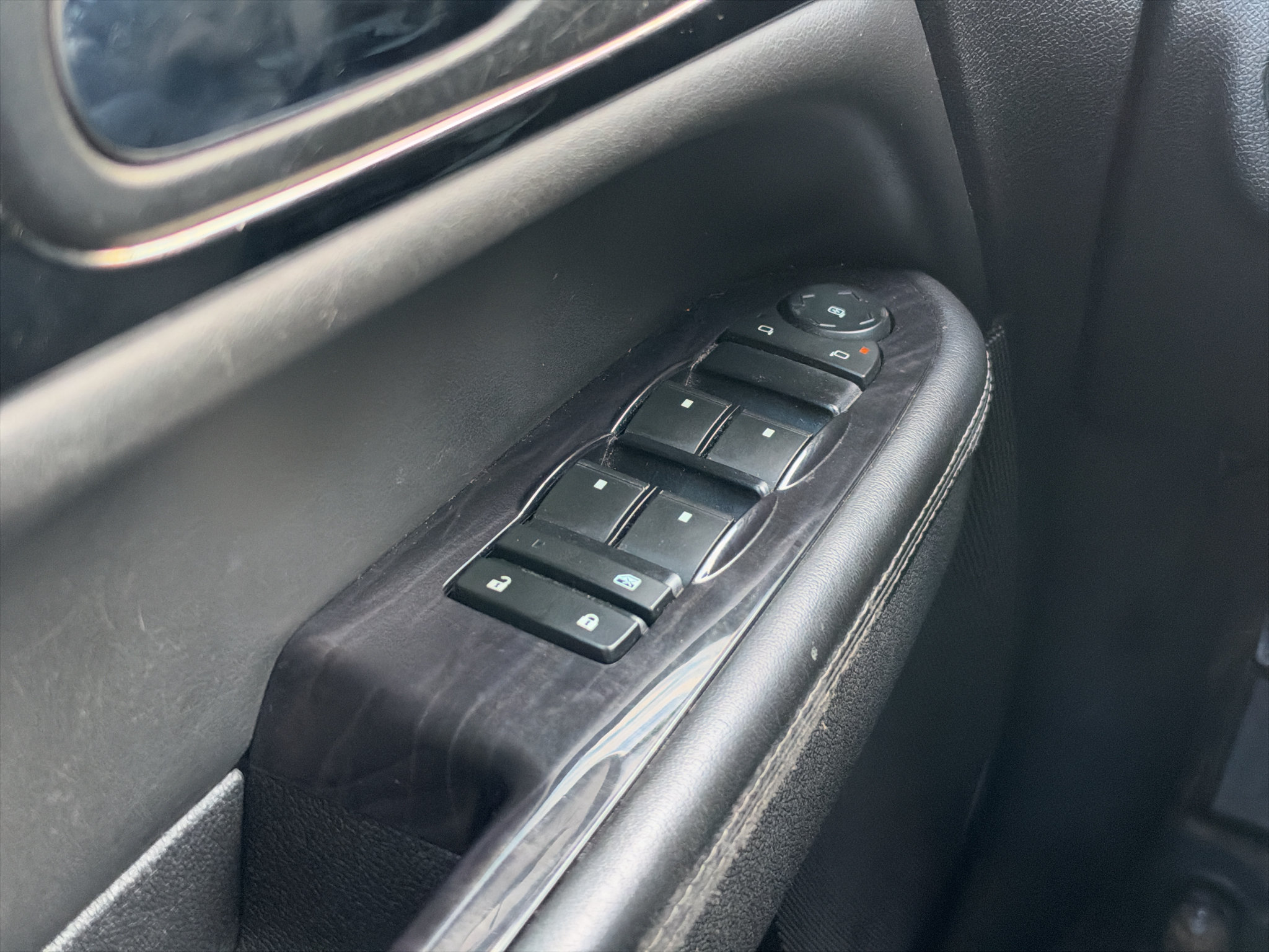 Used 2015 Buick Enclave Leather FWD image 27
