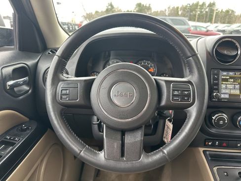 Used 2016 Jeep Patriot High Altitude AWD/4WD image 21