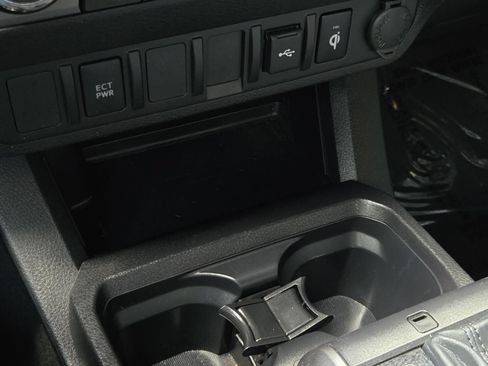 Used 2023 Toyota Tacoma TRD Off-Road AWD/4WD image 25