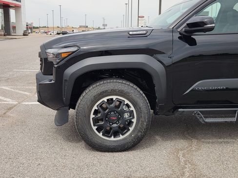 New 2026 Toyota Tacoma TRD Off-Road w/ TRD Off Road Premium Package AWD/4WD image 9