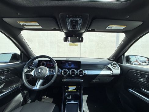 Used 2024 Mercedes-Benz GLB 250 250 image 6