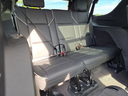 New 2026 Cadillac Escalade Luxury image 13