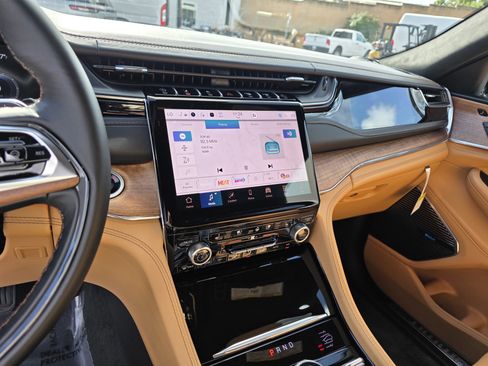 New 2025 Jeep Grand Cherokee L Summit image 15