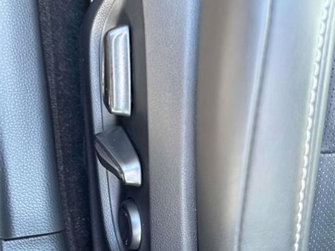 Used 2025 Toyota Prius Limited image 29