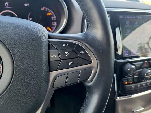 Used 2021 Jeep Grand Cherokee Laredo X RWD image 23