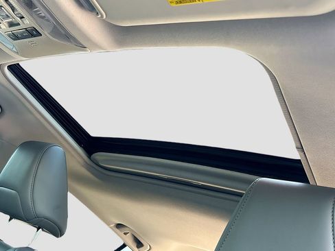 Certified 2021 Toyota RAV4 XLE Premium w/ Carpet Mat Package (TMS) FWD image 18