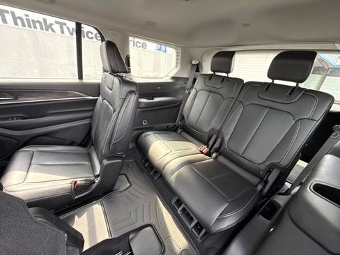 Used 2023 Jeep Grand Cherokee L Limited AWD/4WD image 13