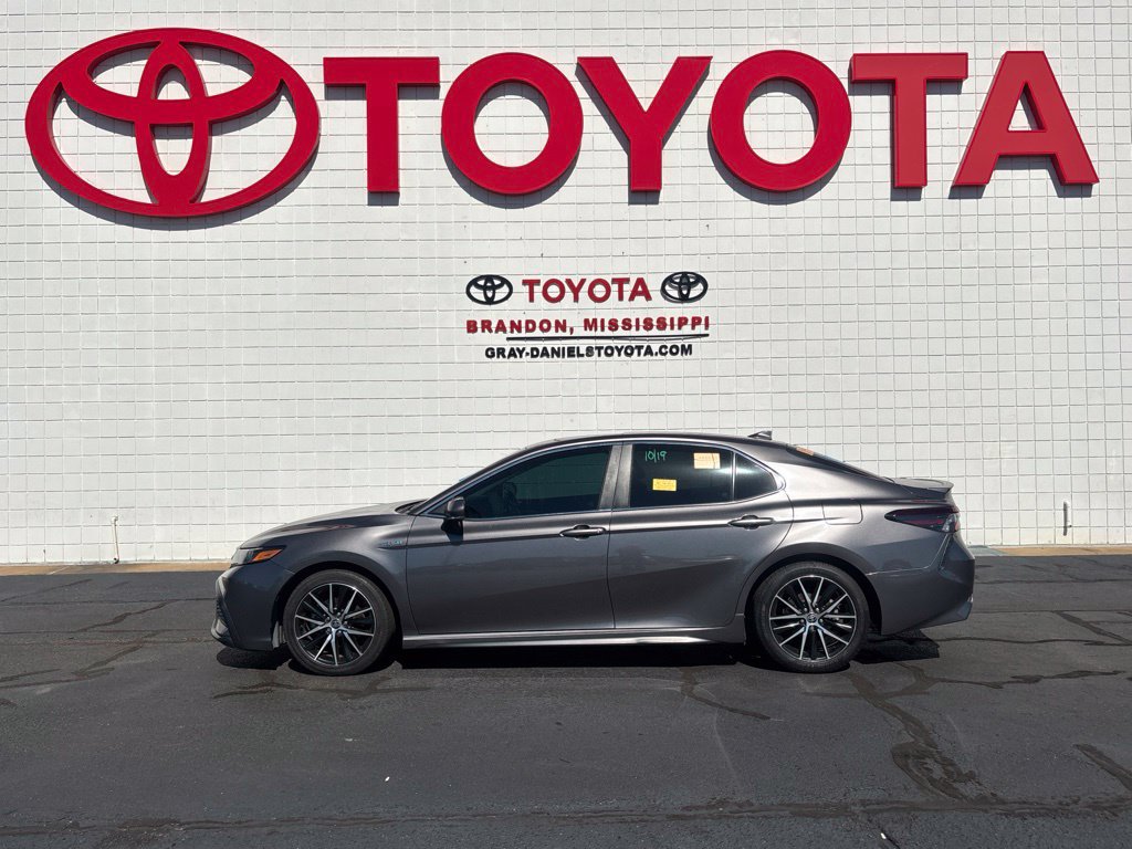 Used 2021 Toyota Camry SE w/ Audio Upgrade Package FWD image 4
