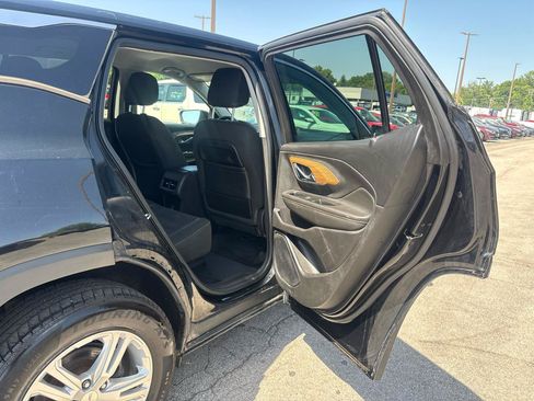 Used 2018 GMC Terrain SLE FWD image 11