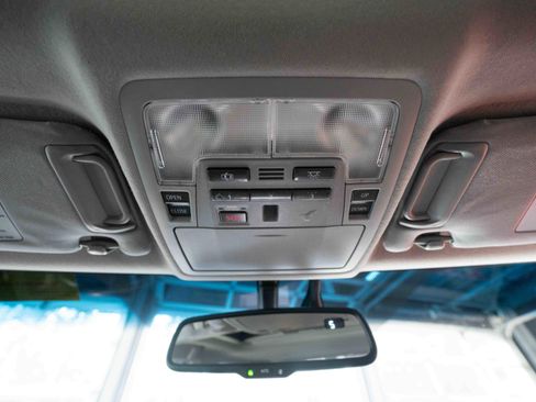 Used 2012 Toyota Camry XLE image 18