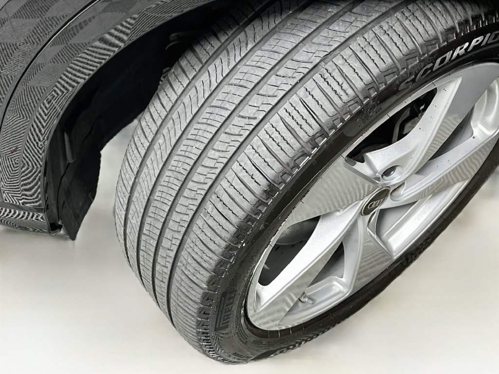 Used 2025 Audi Q5 Prestige AWD/4WD image 25