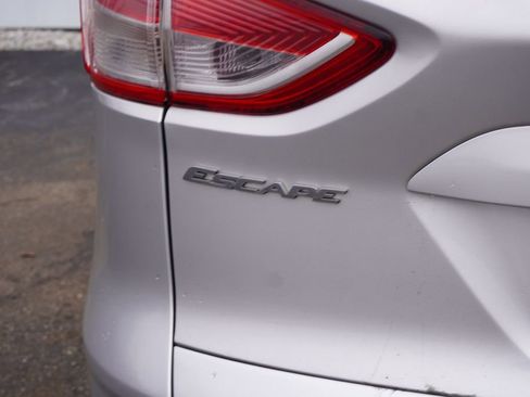 Used 2016 Ford Escape SE w/ Equipment Group 201A image 7