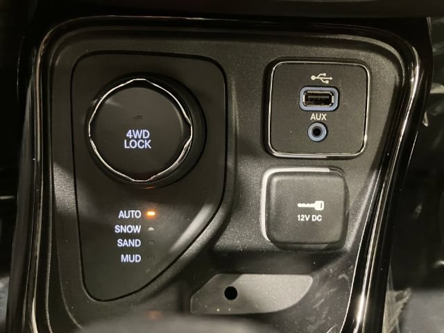 Used 2018 Jeep Compass Limited w/ Navigation Group AWD/4WD image 43