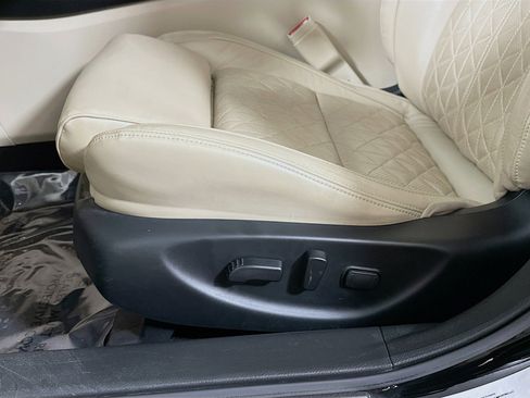 Used 2021 Nissan Maxima Platinum image 19