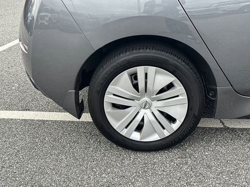 Used 2022 Nissan Leaf S image 17