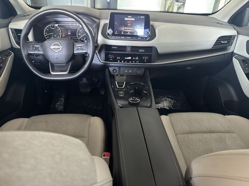 Used 2025 Nissan Rogue SV AWD/4WD image 14