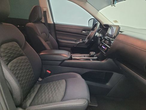 Used 2022 Nissan Pathfinder S FWD image 21
