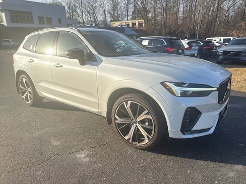 Certified 2023 Volvo XC60 B5 Ultimate w/ Protection Package Premier image 9