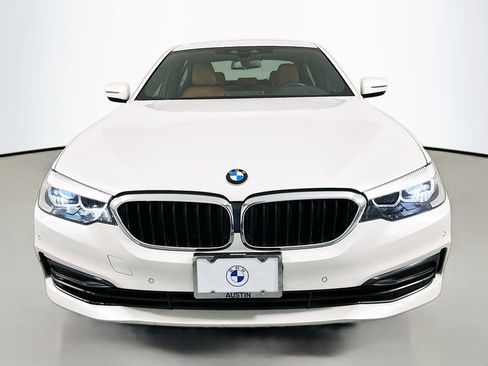 Used 2020 BMW 530i w/ Premium Package RWD image 2