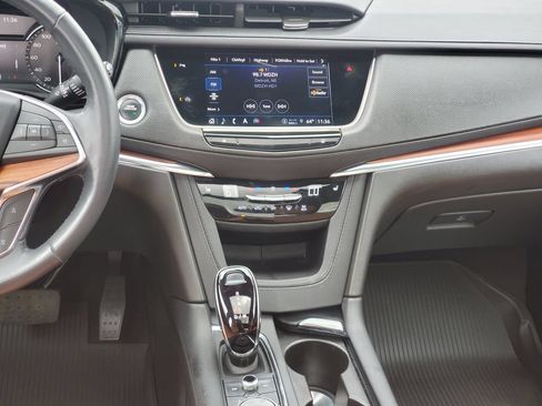 Used 2023 Cadillac XT5 Premium Luxury w/ LPO, Floor Liner Package AWD/4WD image 27