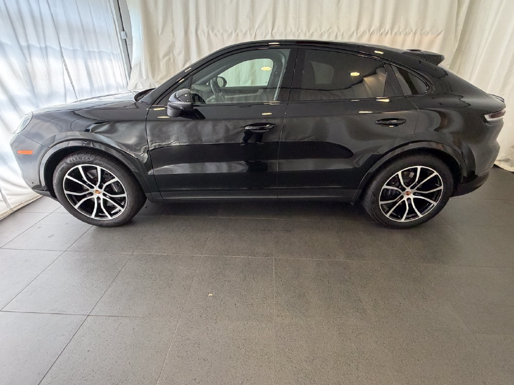 Certified 2026 Porsche Cayenne Coupe AWD/4WD image 2