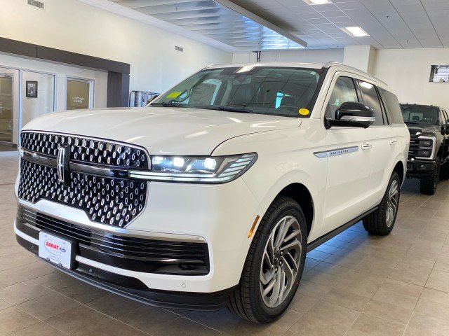 New 2027 Lincoln Navigator Reserve AWD/4WD image 4