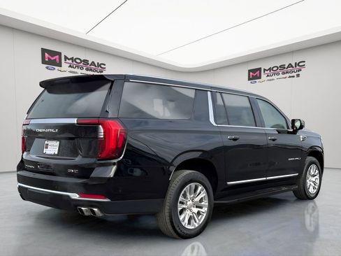 Used 2025 GMC Yukon XL Denali image 2