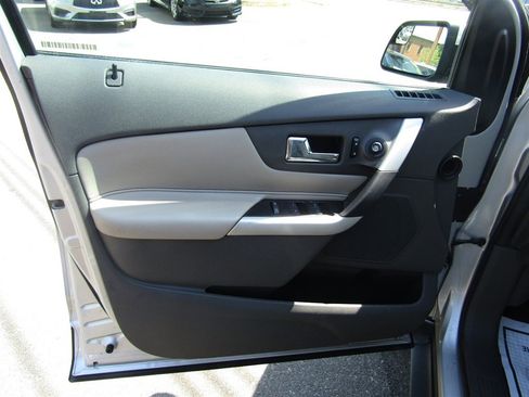 Used 2013 Ford Edge SEL FWD image 16