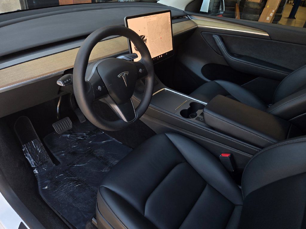 Used 2023 Tesla Model Y Long Range AWD/4WD image 10