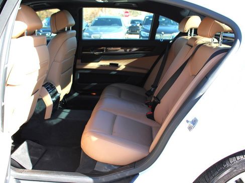 Used 2013 BMW 740Li image 18