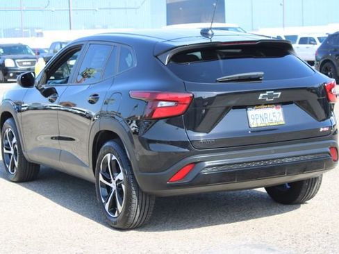 Used 2024 Chevrolet Trax RS w/ Driver Confidence Package FWD image 3