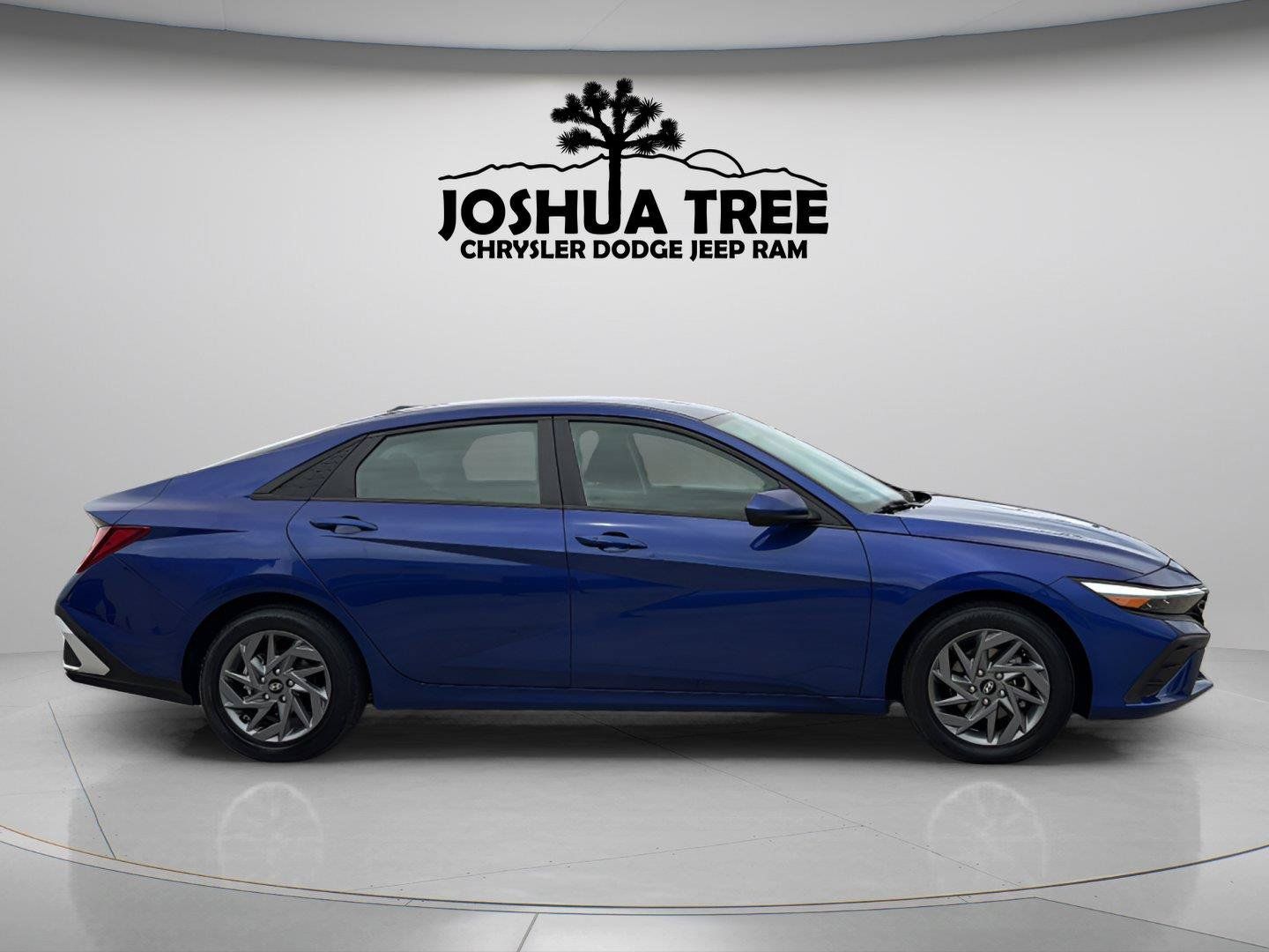 Used 2024 Hyundai Elantra SEL FWD image 8
