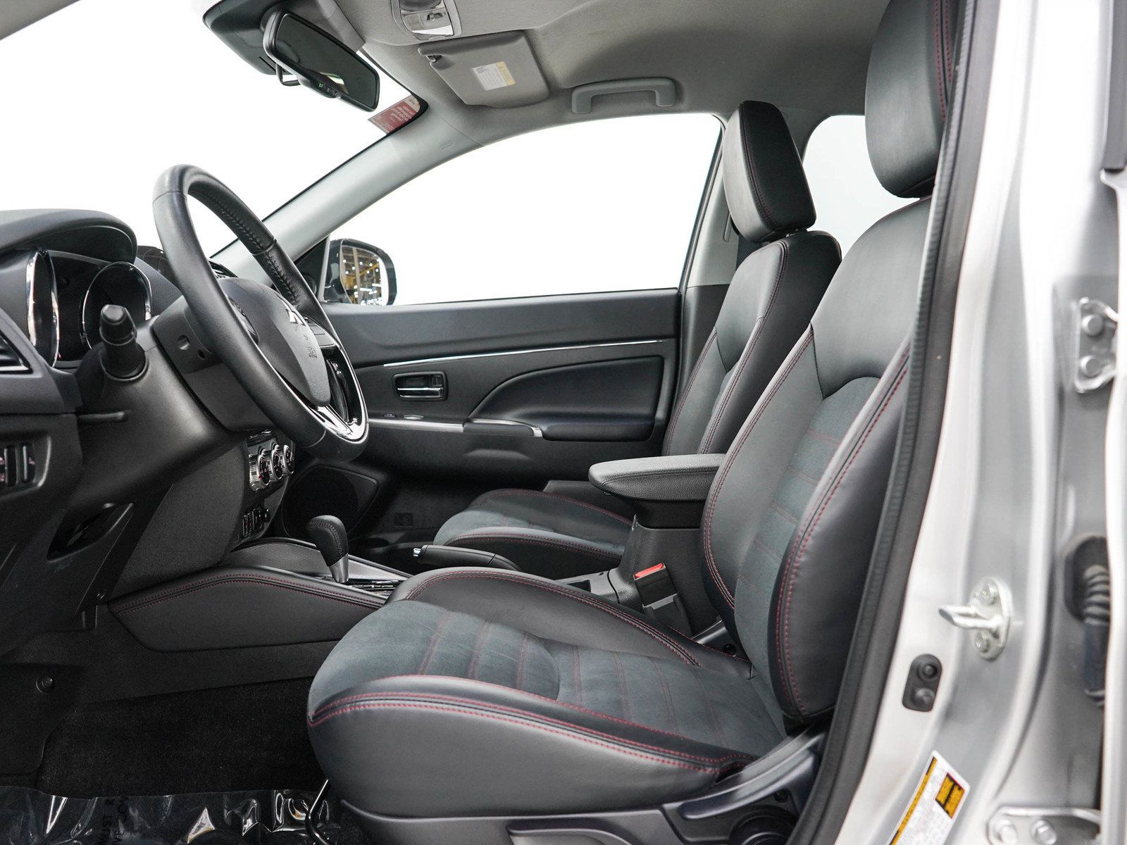 Used 2024 Mitsubishi Outlander Sport LE AWD/4WD image 22
