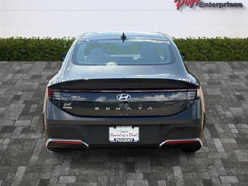 Used 2025 Hyundai Sonata SE FWD image 9