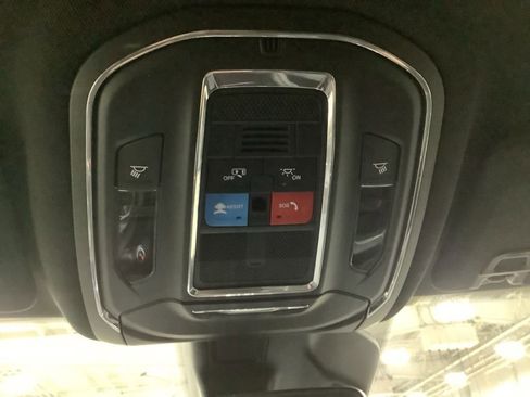 Used 2024 Jeep Grand Cherokee L Laredo image 21