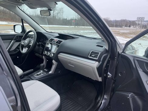 Used 2018 Subaru Forester 2.5i Premium image 35