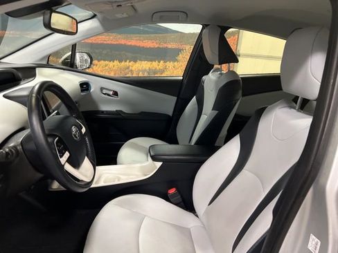 Used 2018 Toyota Prius Prime Premium image 23