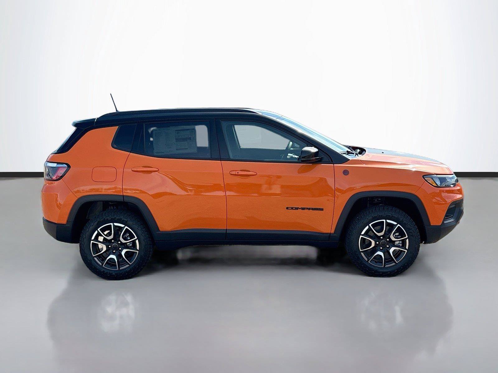 New 2026 Jeep Compass Trailhawk w/ Sun, Sound & Navigation Group AWD/4WD image 18