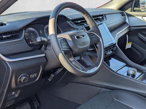 New 2025 Jeep Grand Cherokee L Altitude image 3