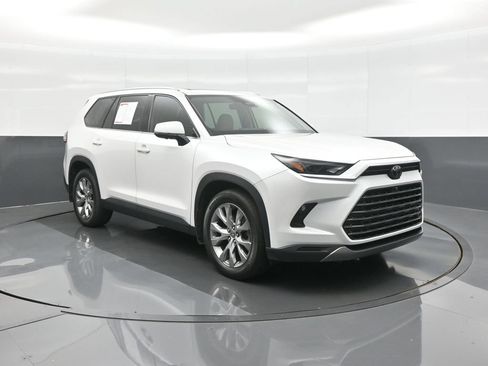 Certified 2024 Toyota Grand Highlander AWD image 1