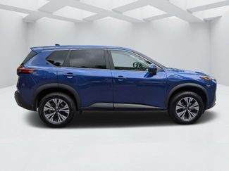 Used 2023 Nissan Rogue SV FWD video 2