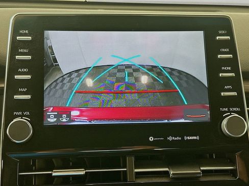 Used 2022 Toyota Avalon XLE image 13