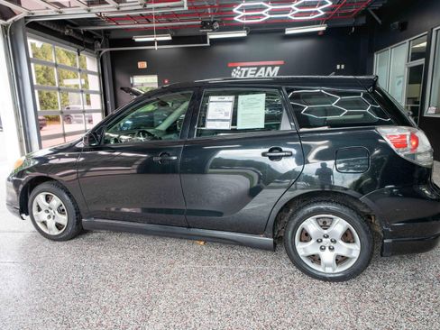 Used 2005 Toyota Matrix FWD image 2