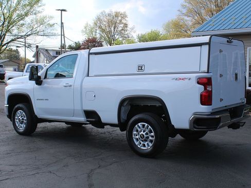 Used 2024 Chevrolet Silverado 2500 LT image 3